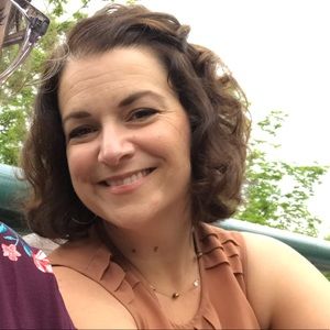 Meet your Posher, Leanne